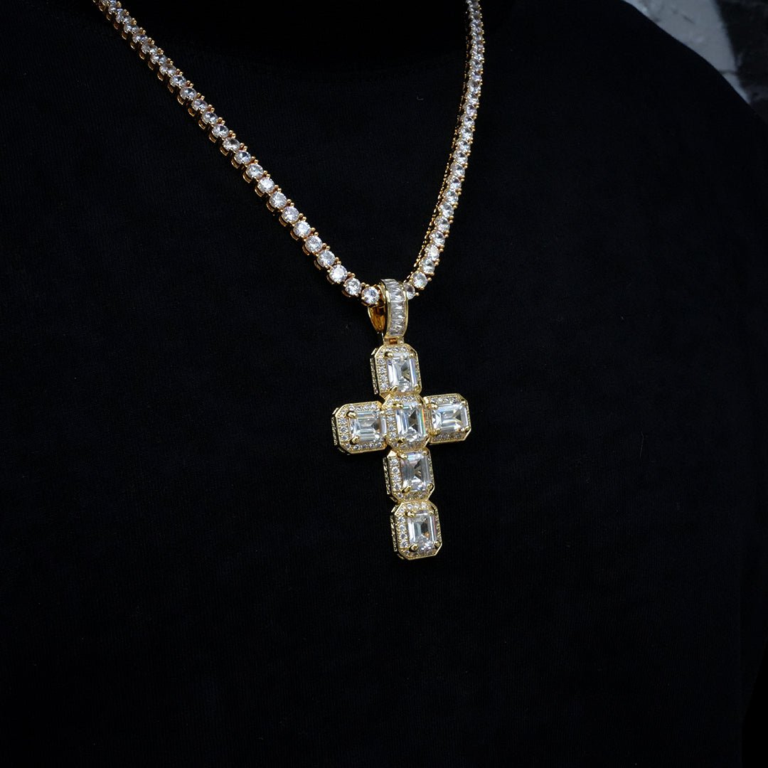 Iced Aaa Cz Rock Sugar Cross Pendant ZUU KING